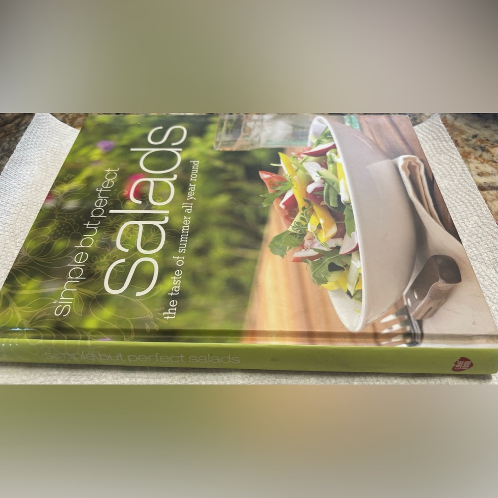 Simple But‎ Perfect Salads: The Taste of Summer All Year Round - Hardcover - Picture 2 of 4